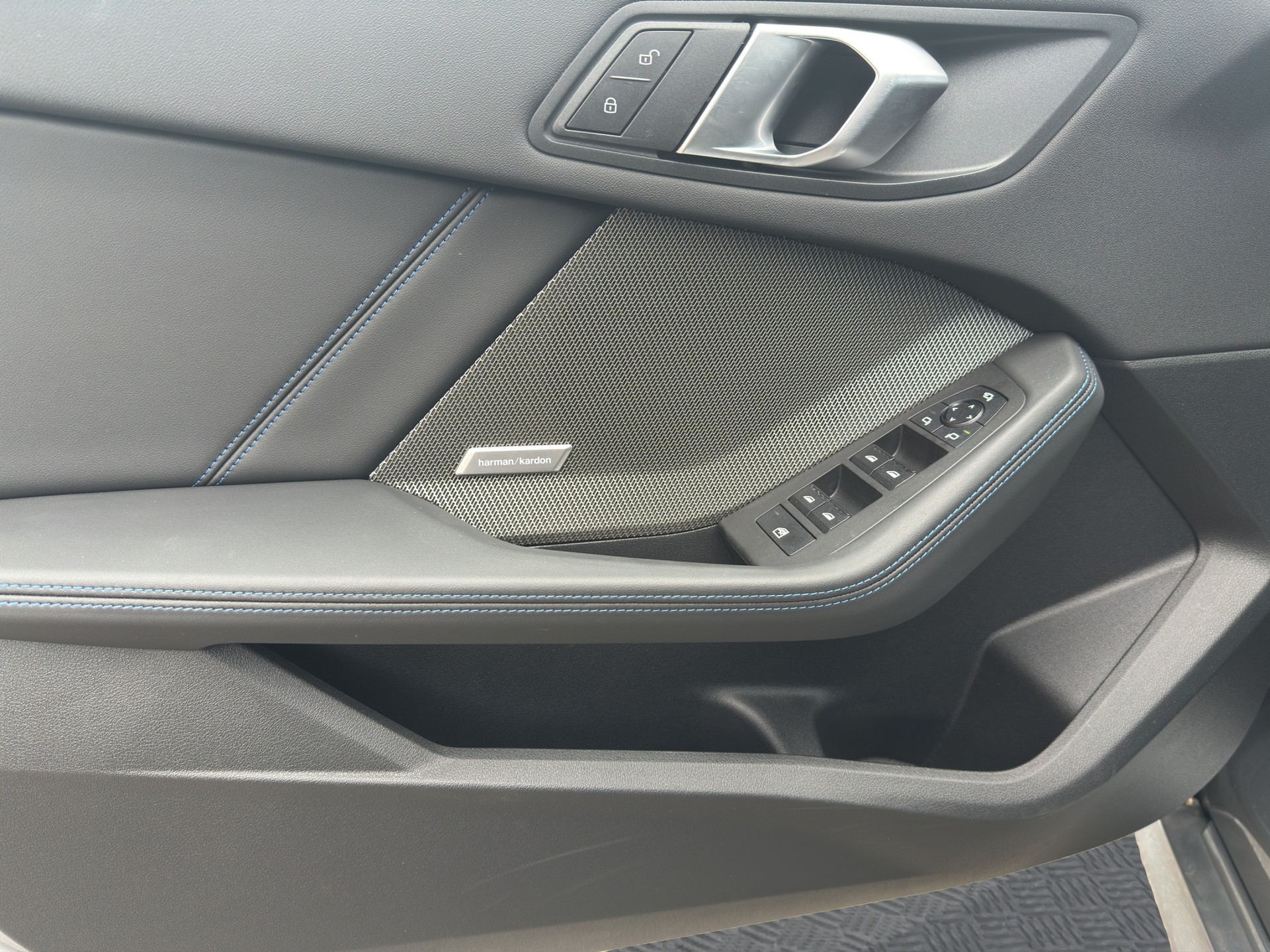 BMW M135 M Sport Pro xDrive Shadow Line-image-9