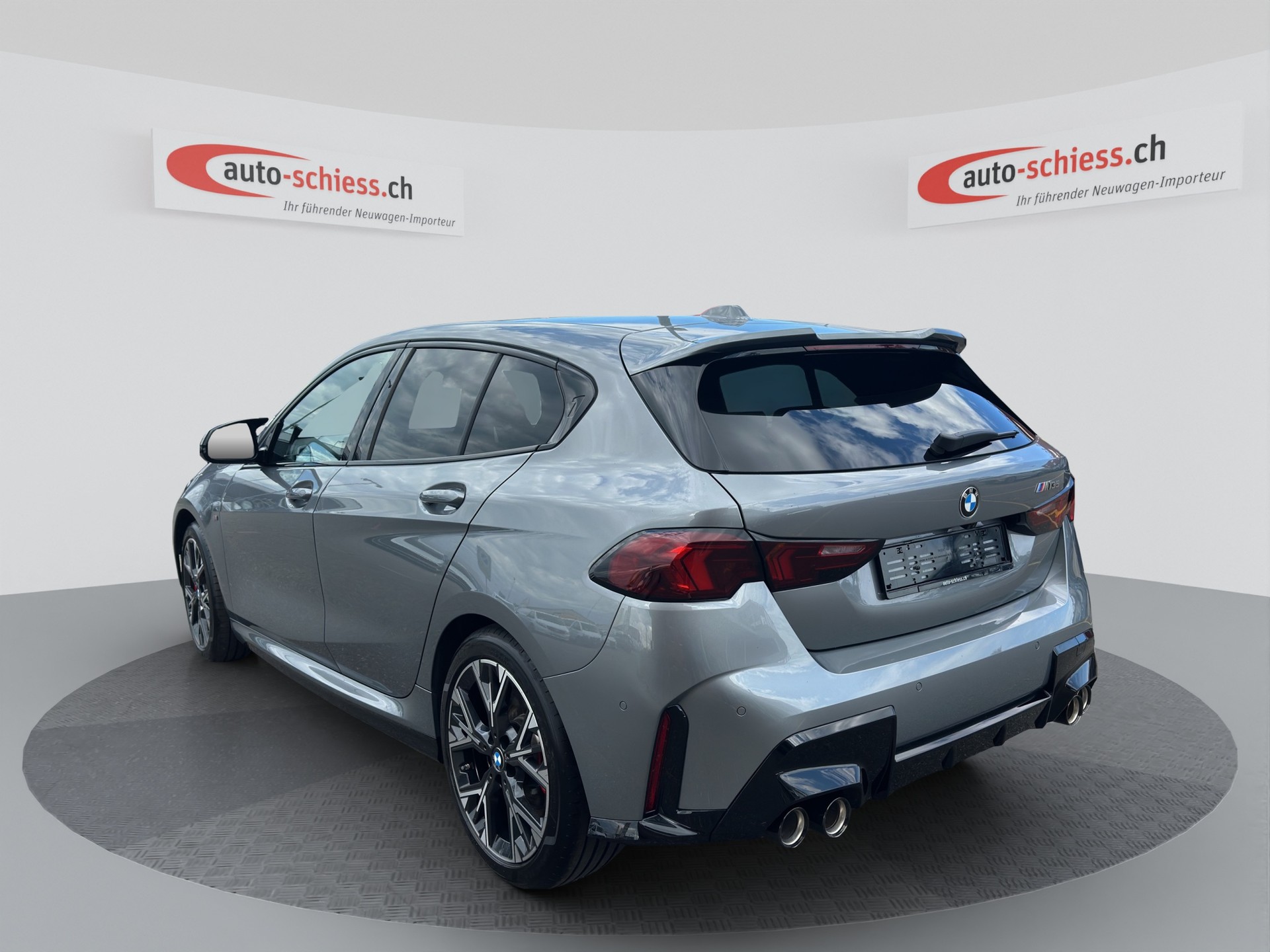 BMW M135 M Sport Pro xDrive Shadow Line-showroom-element-2