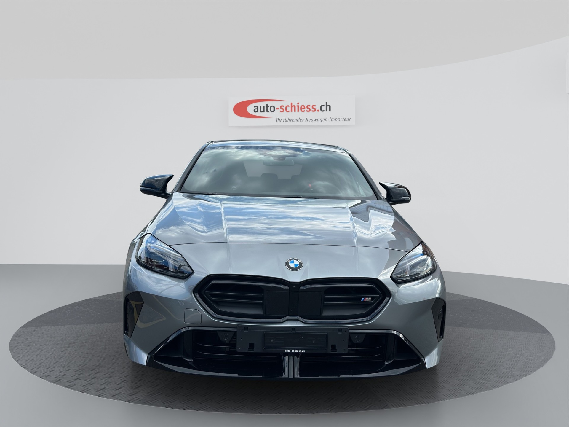 BMW M135 M Sport Pro xDrive Shadow Line-showroom-element-1