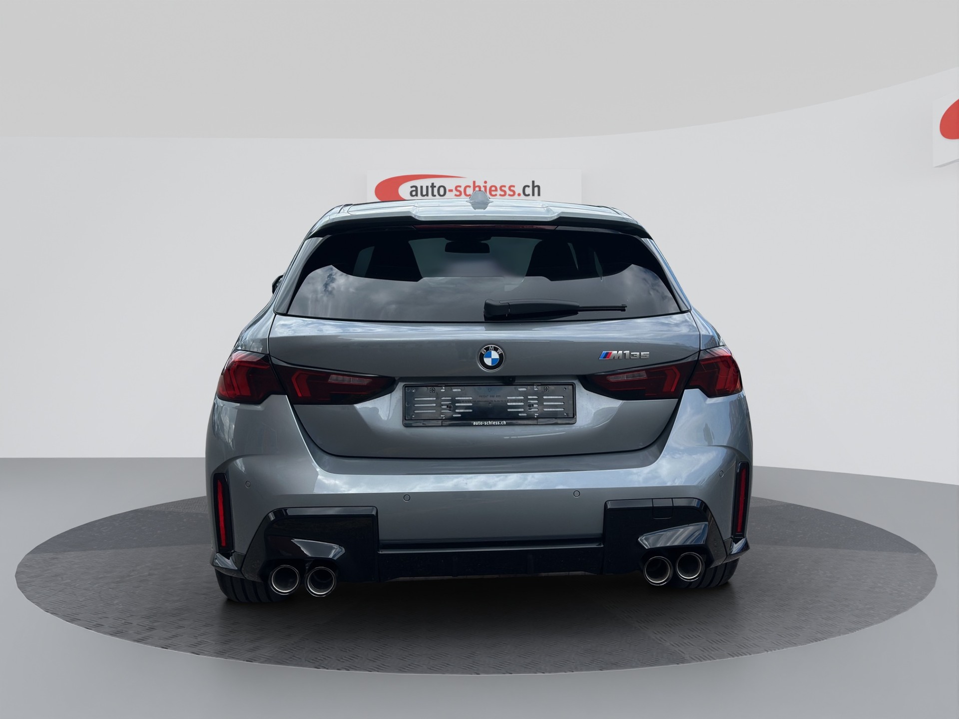 BMW M135 M Sport Pro xDrive Shadow Line-showroom-element-3
