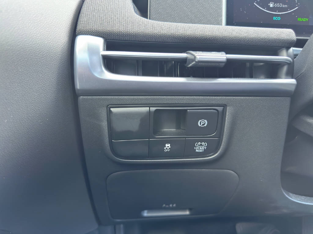 HYUNDAI TUCSON 1.6 T-GDi Hybrid Amplia 4WD-image-17