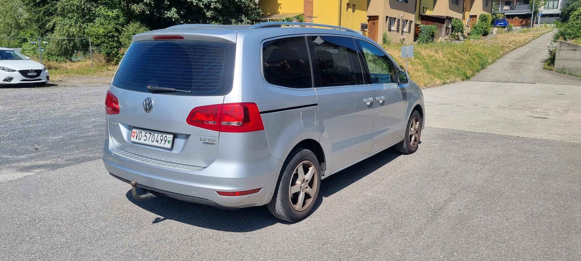 VW Sharan 2.0 TDI BlueMotion Technology Trendline DSG-image-4