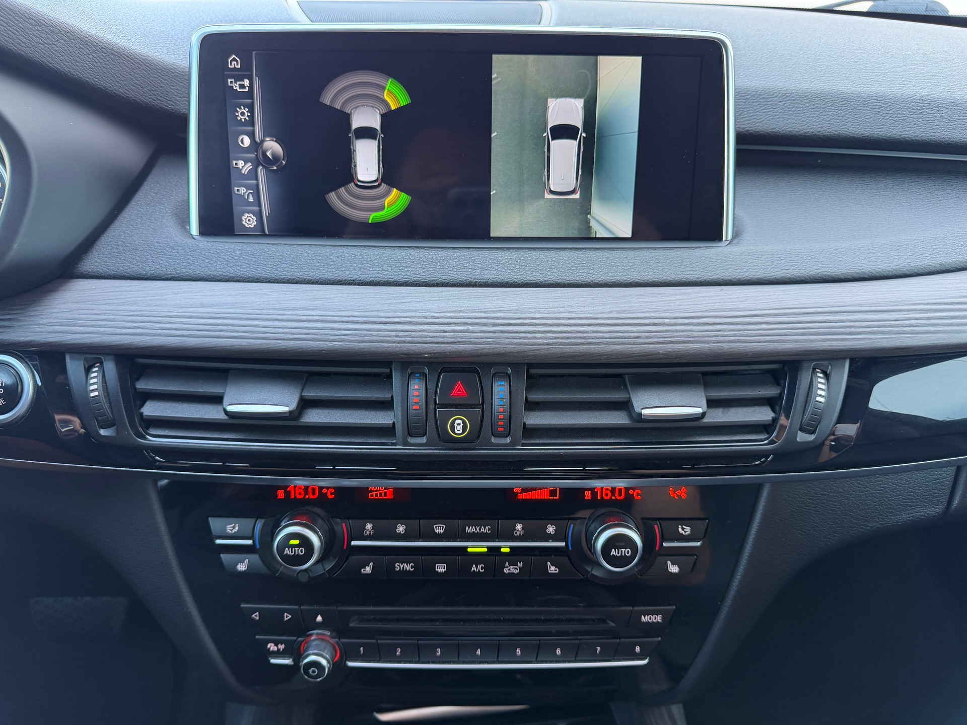 BMW X5 xDrive 30d Steptronic / 7 PLÄTZER-image-12