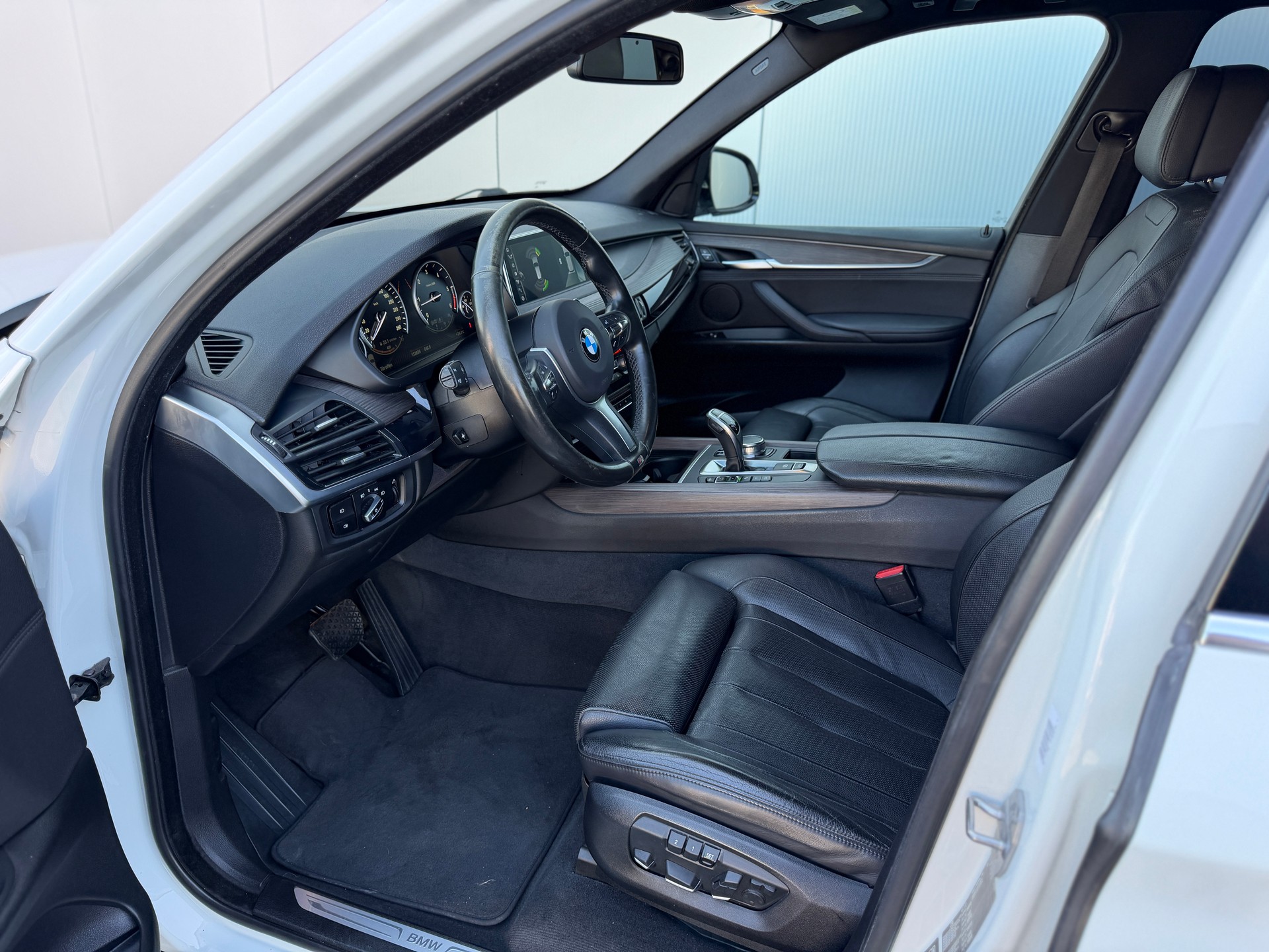 BMW X5 xDrive 30d Steptronic / 7 PLÄTZER-image-8