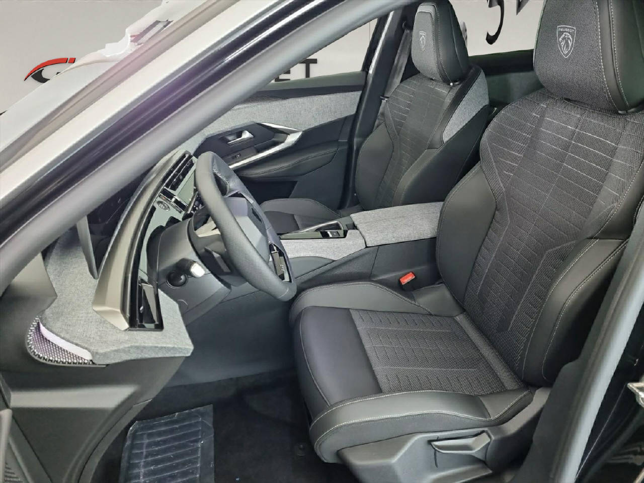 PEUGEOT 3008 1.2 Hybrid GT 145PS-image-10