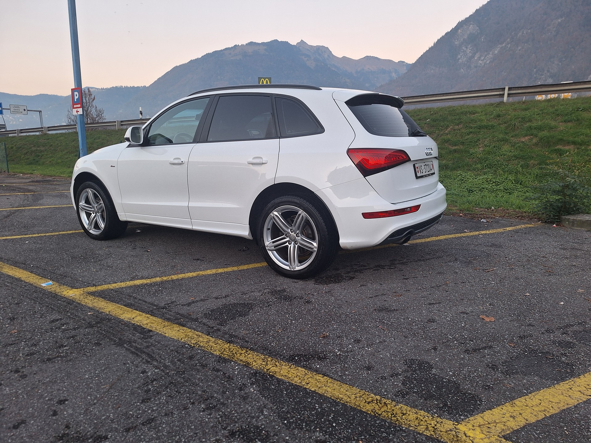 AUDI 2.0 TFSI quattro T-Tronic-image-2