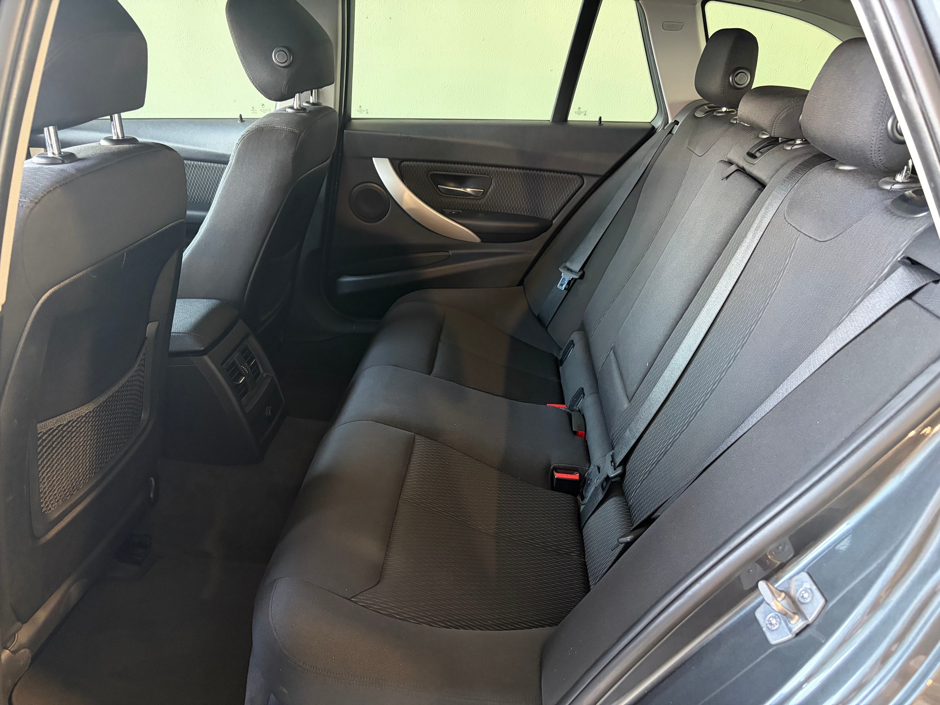 BMW 330d xDrive Touring Steptronic *CH-Fahrzeug*Ab MFK*-image-10