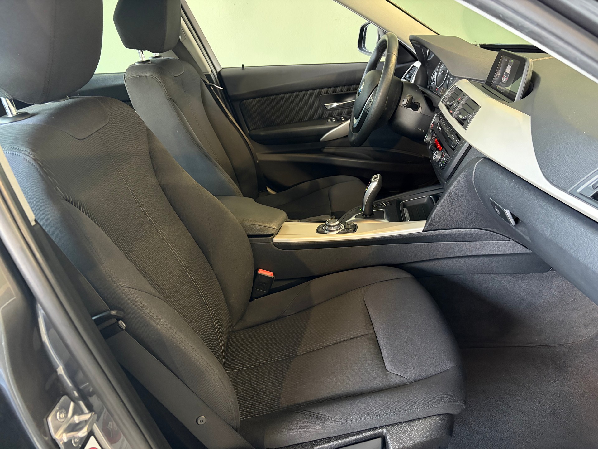 BMW 330d xDrive Touring Steptronic *CH-Fahrzeug*Ab MFK*-image-12
