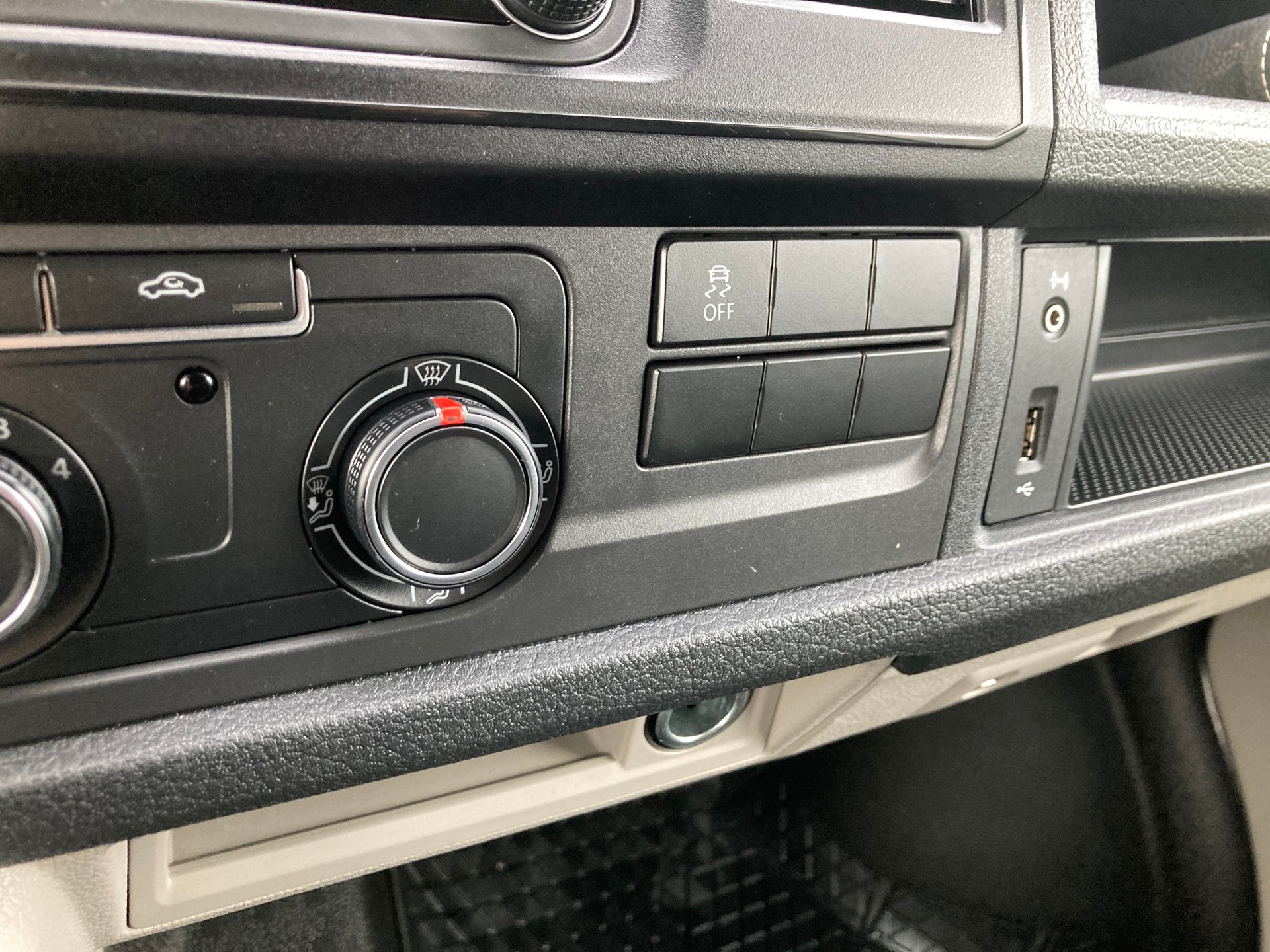 VW T6 2.0 TDI 4Motion DSG-image-15
