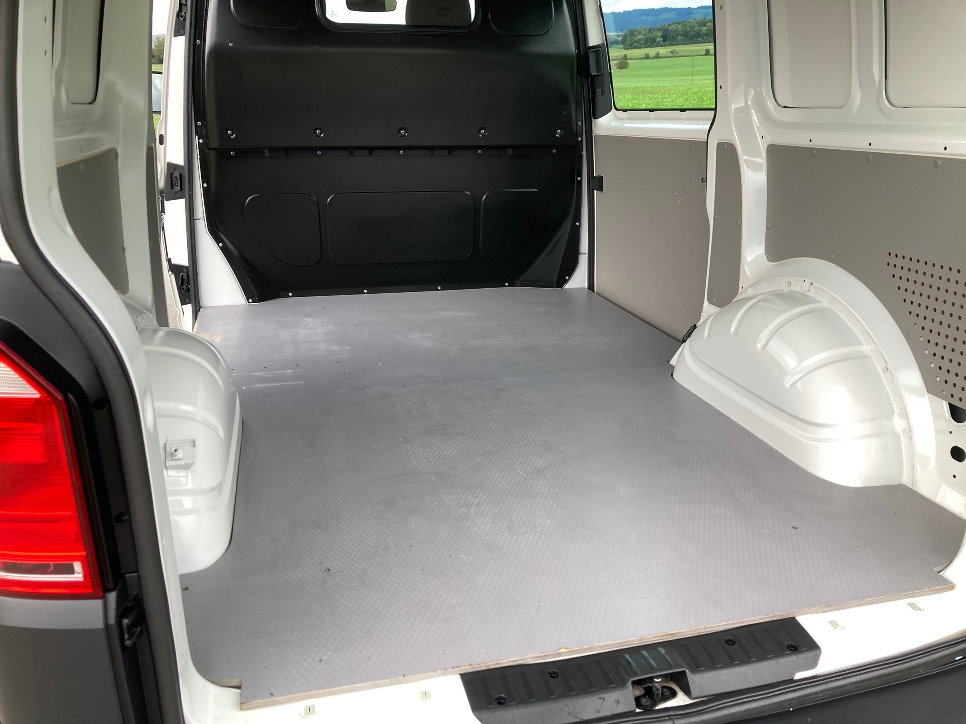 VW T6 2.0 TDI 4Motion DSG-image-6