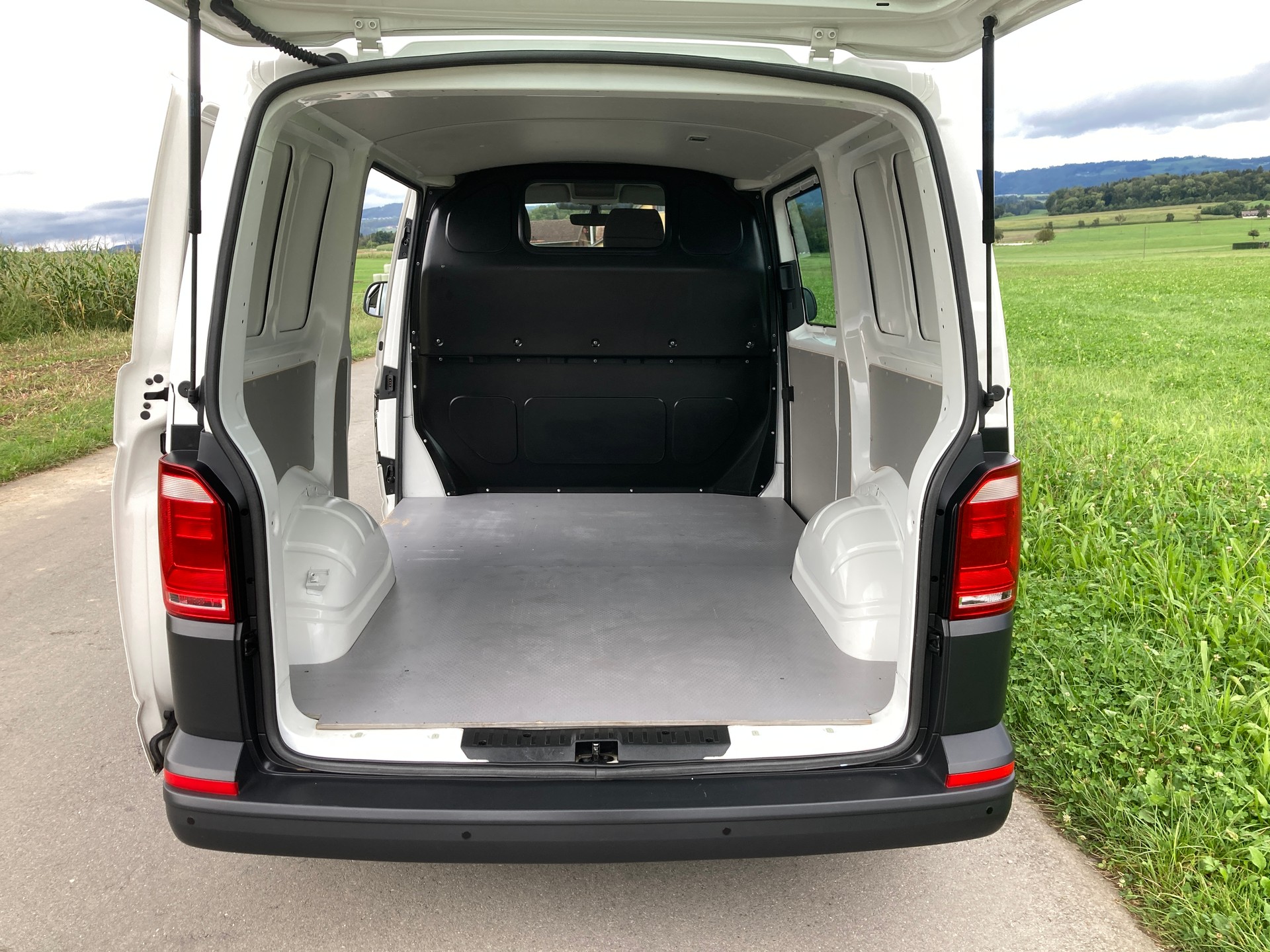 VW T6 2.0 TDI 4Motion DSG-image-5