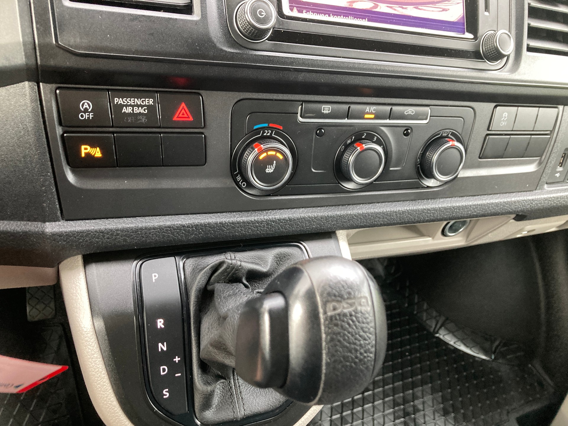 VW T6 2.0 TDI 4Motion DSG-image-11
