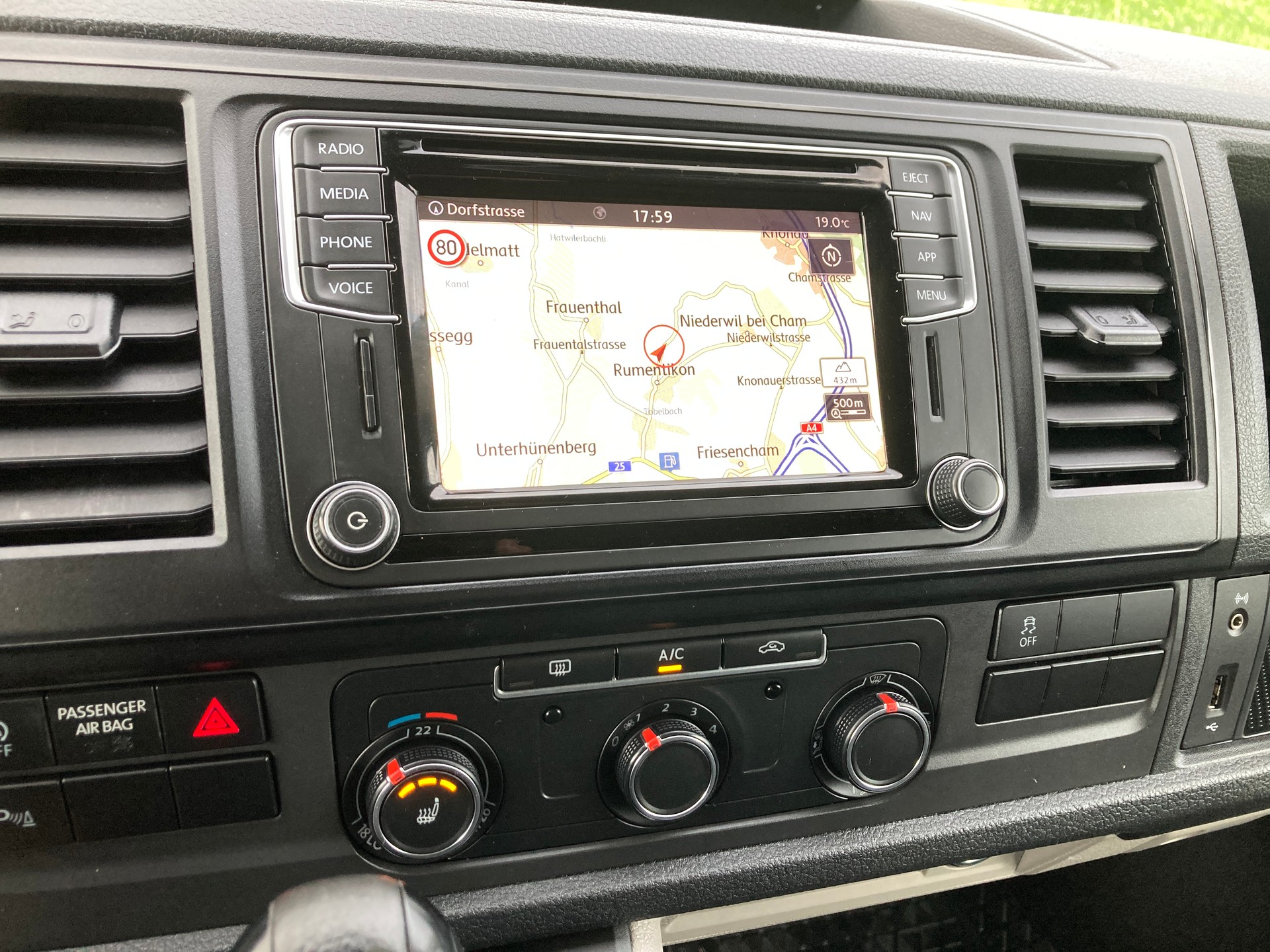 VW T6 2.0 TDI 4Motion DSG-image-10