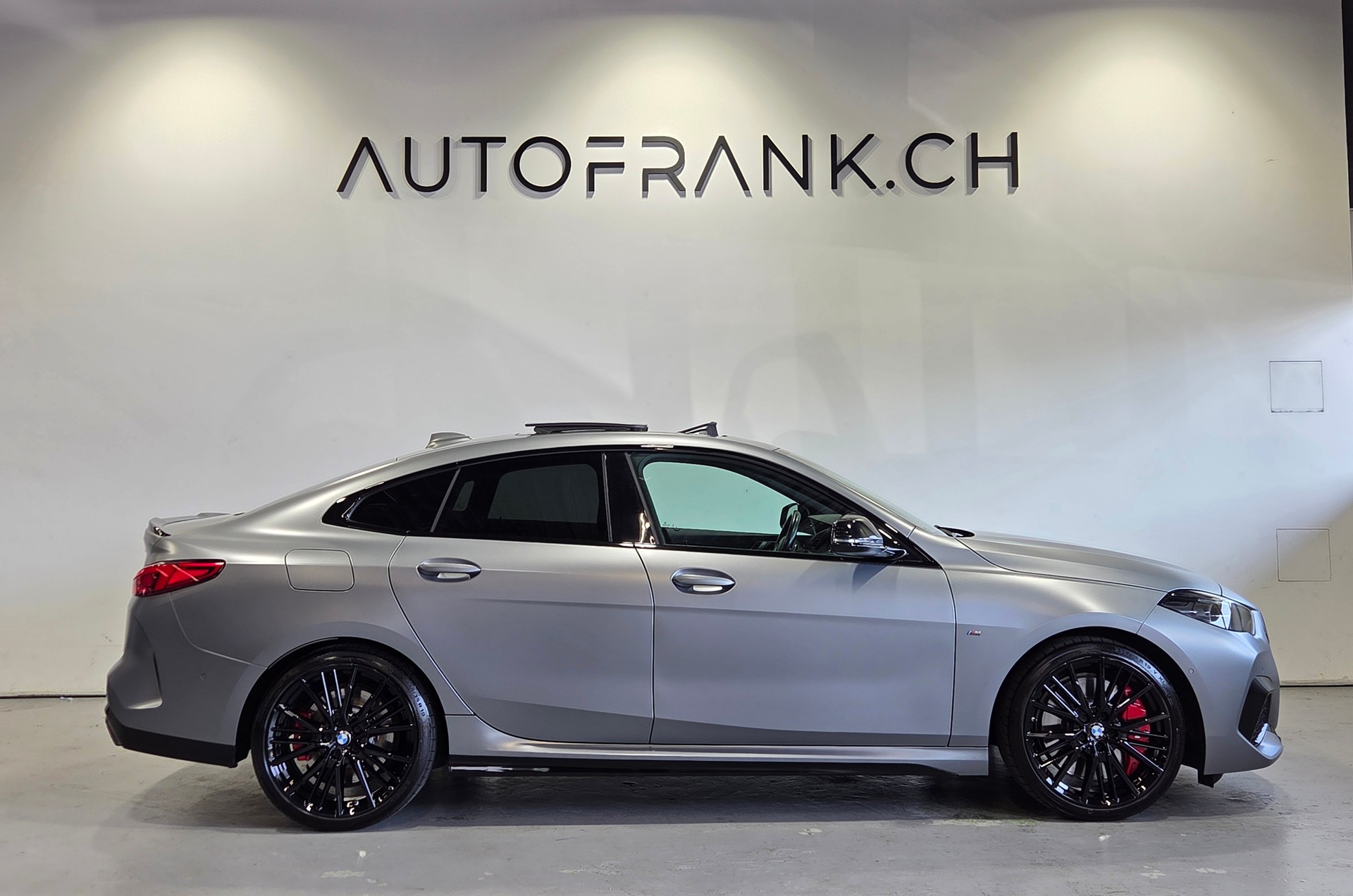 BMW M235i xDrive Gran Coupé-image-1