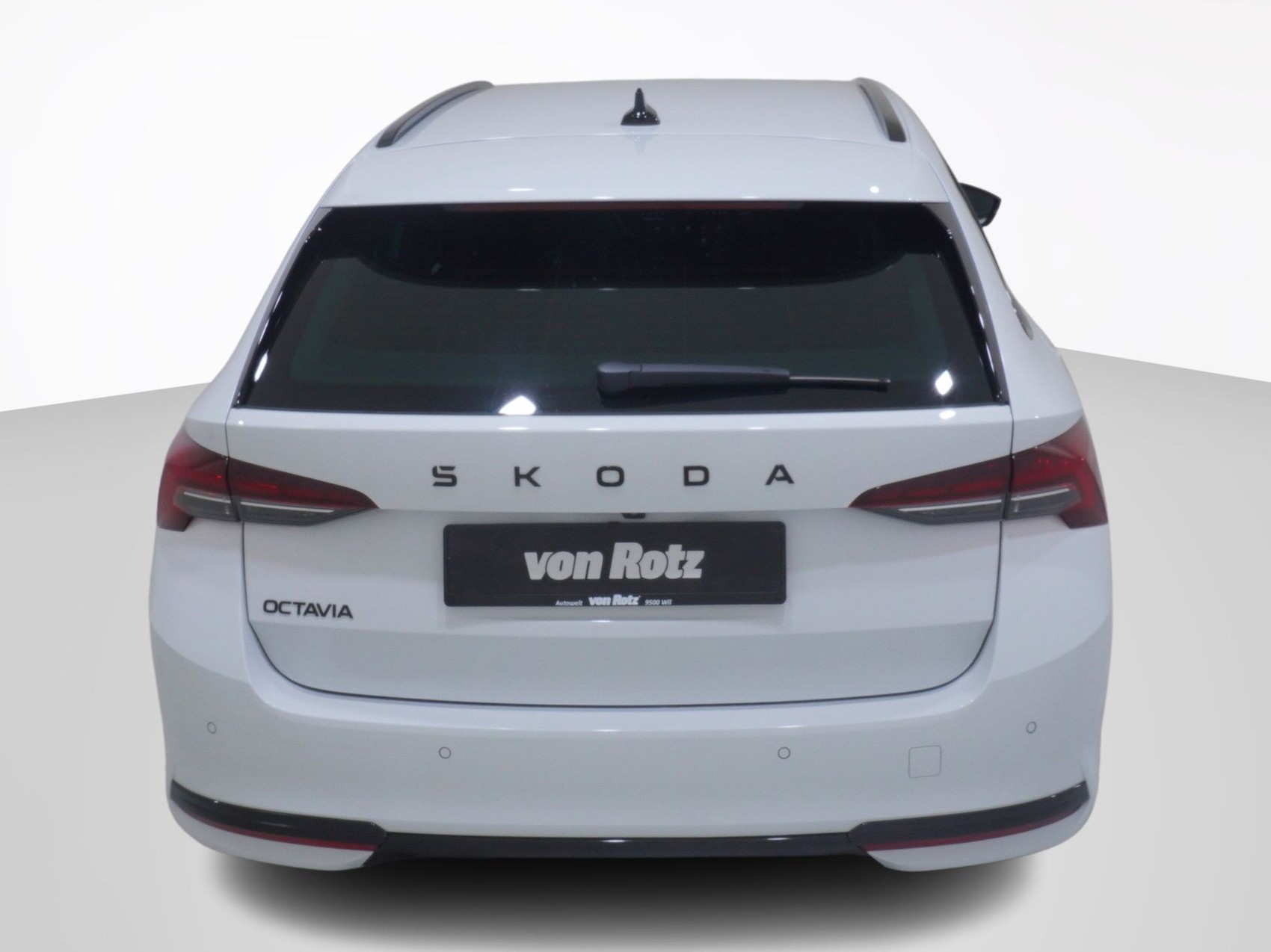 SKODA Octavia 2.0 TSI SportLine 4x4 DSG-image-2