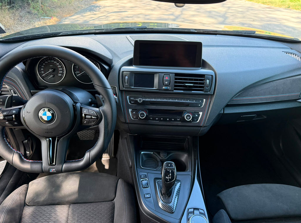 BMW M135i xDrive Steptronic-image-8