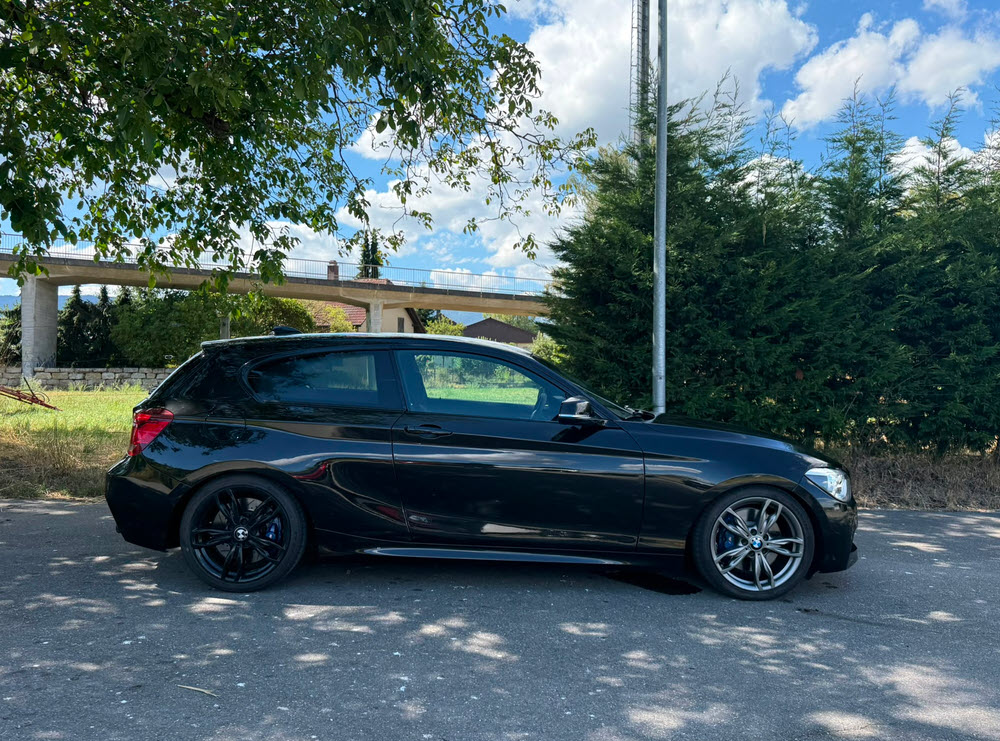 BMW M135i xDrive Steptronic-image-2