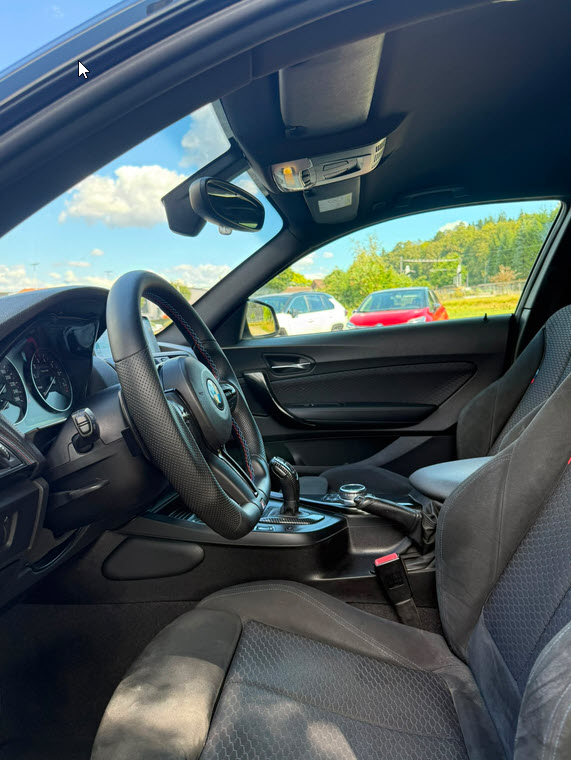 BMW M135i xDrive Steptronic-image-7