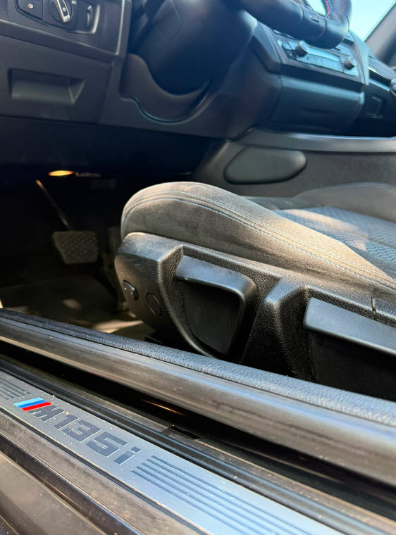 BMW M135i xDrive Steptronic-image-9