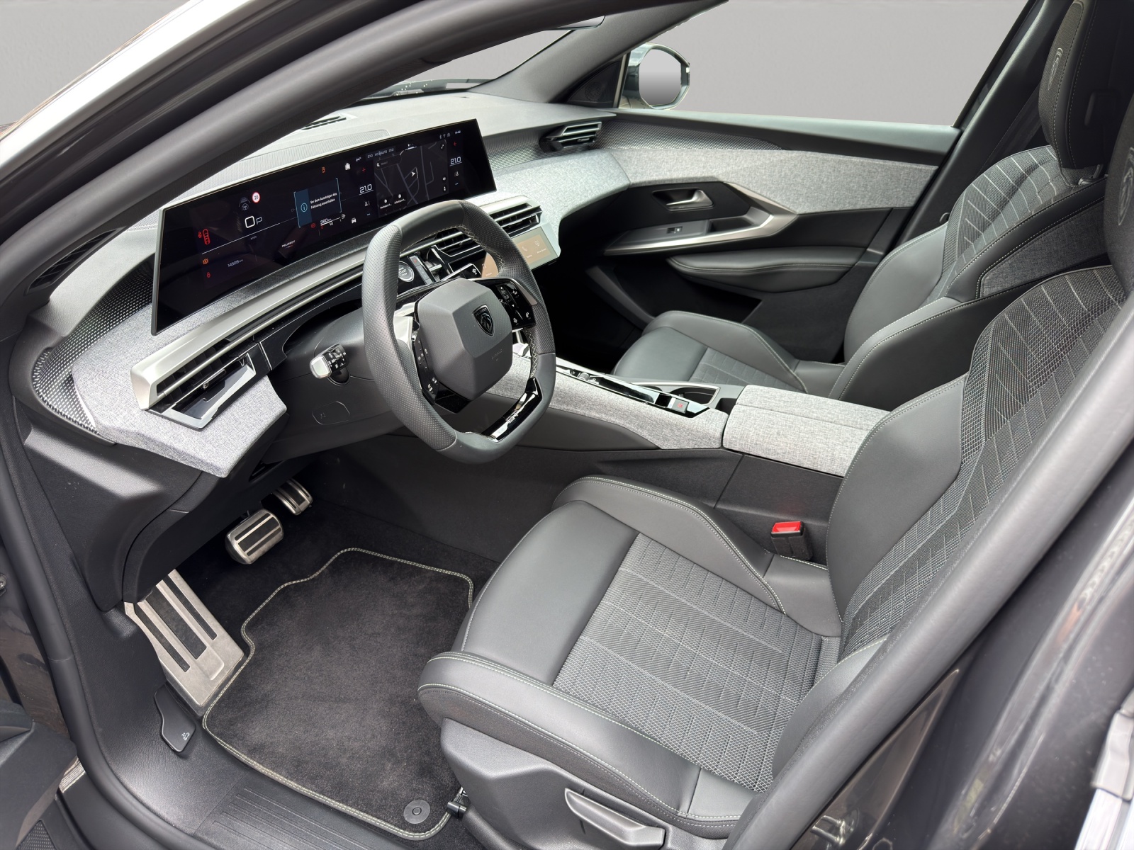 PEUGEOT 3008 1.2 Hybrid GT-showroom-element-3