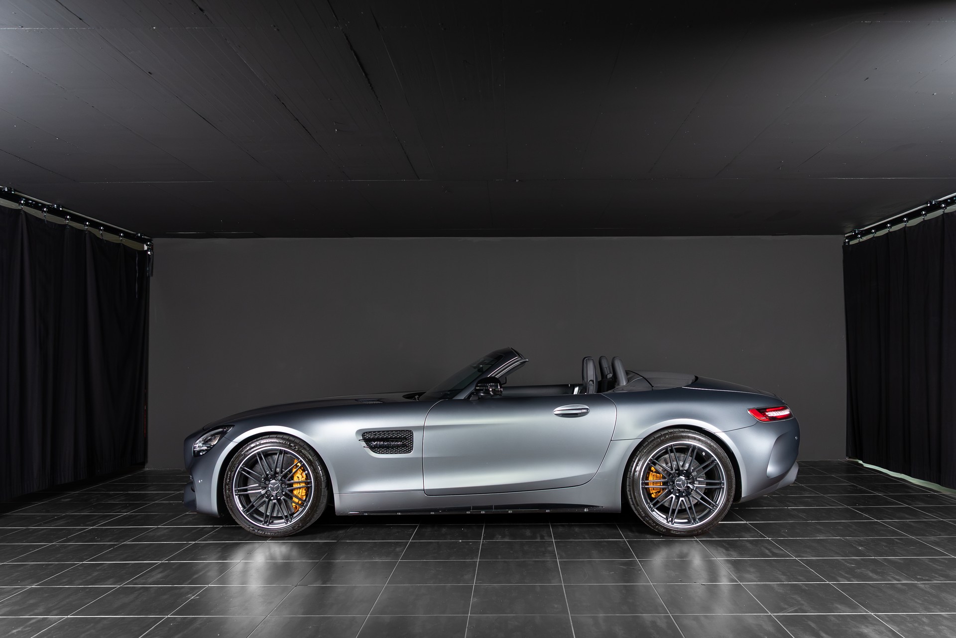 MERCEDES-BENZ AMG GT C Roadster Speedshift DCT-image-1
