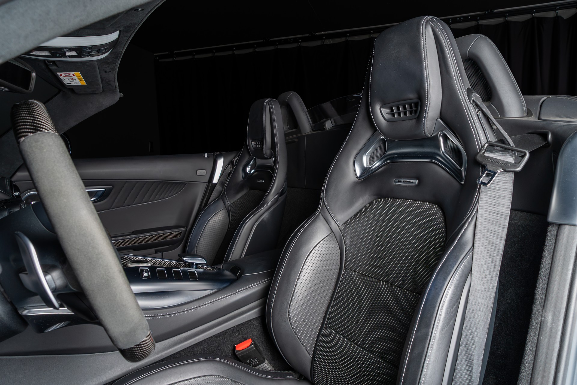 MERCEDES-BENZ AMG GT C Roadster Speedshift DCT-image-10