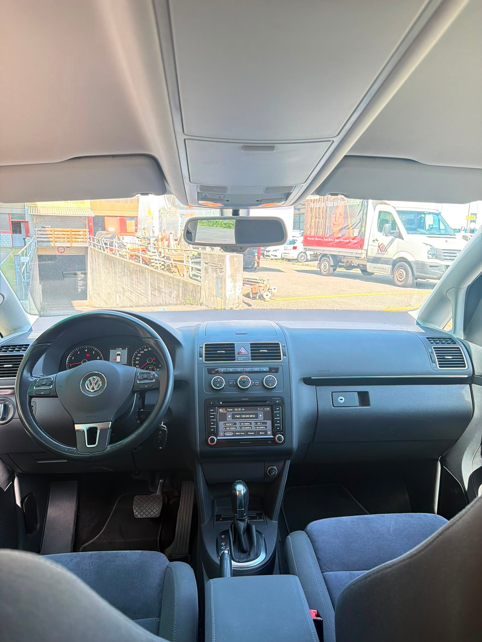 VW Touran 1.4 TSI Team DSG-image-9