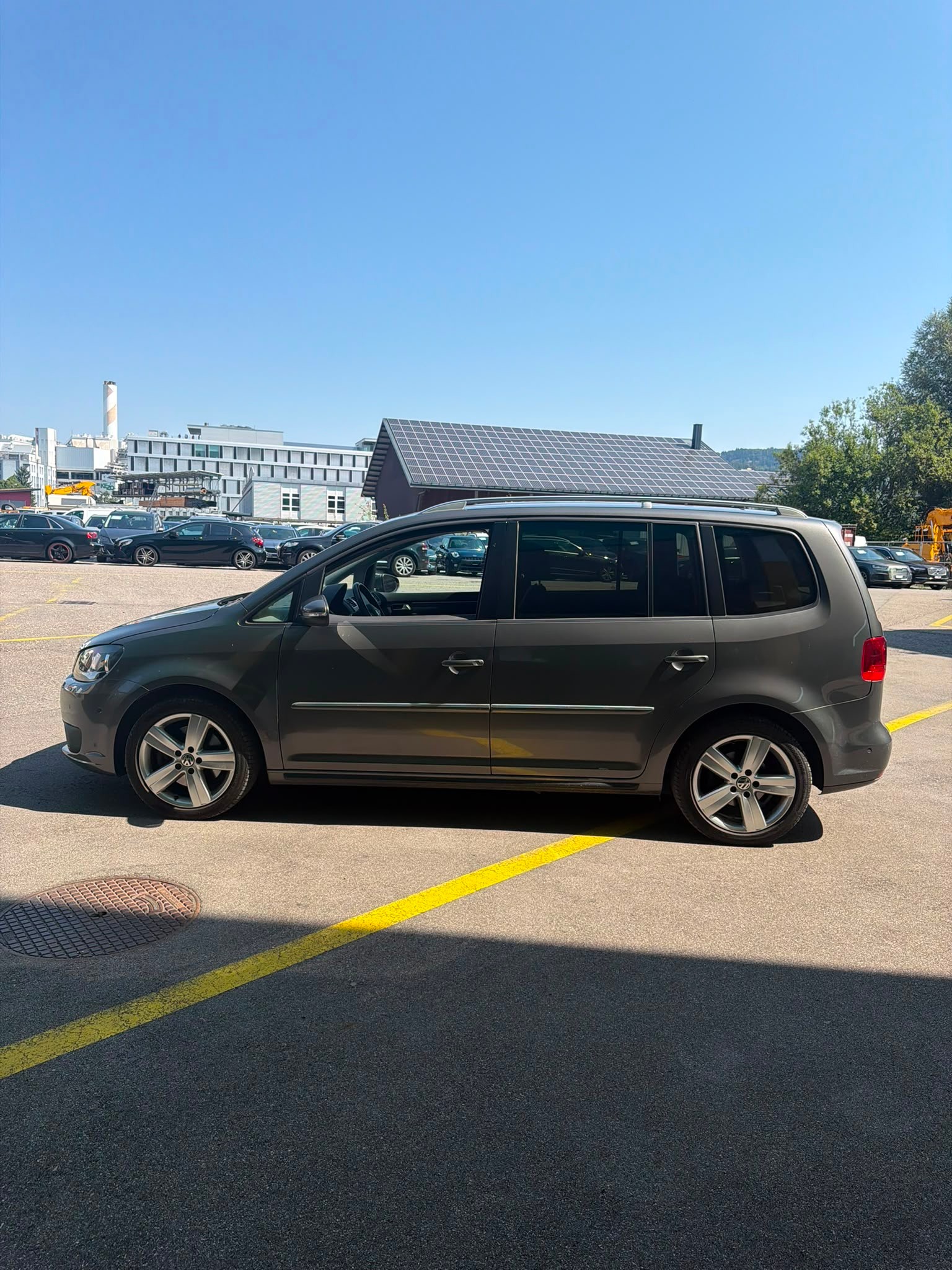 VW Touran 1.4 TSI Team DSG-image-3
