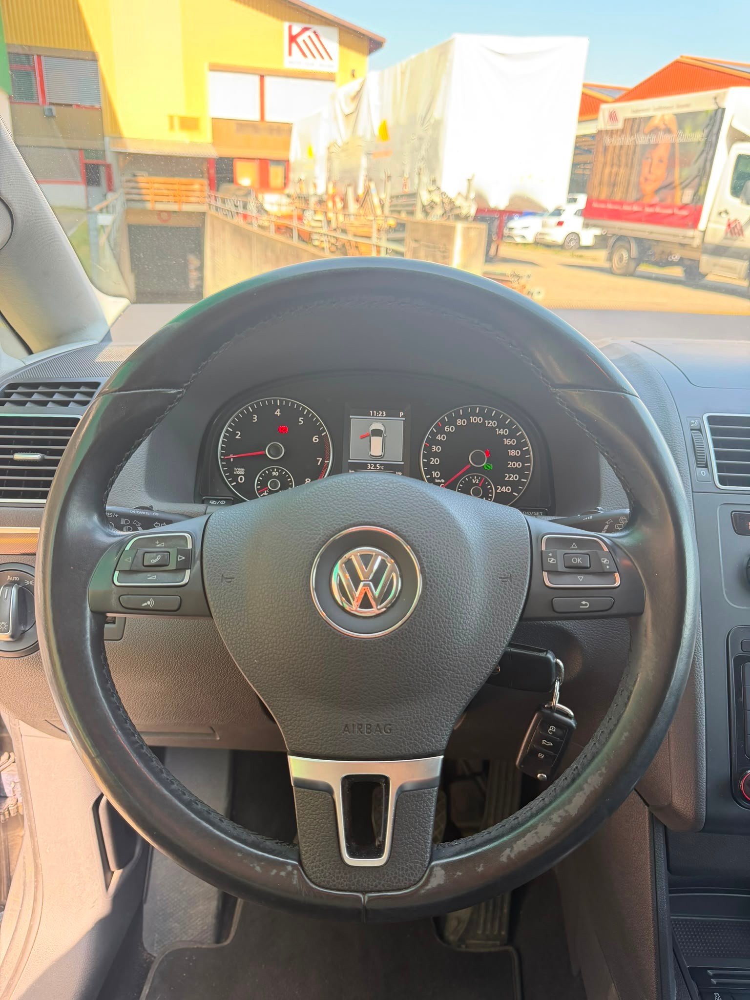 VW Touran 1.4 TSI Team DSG-image-12