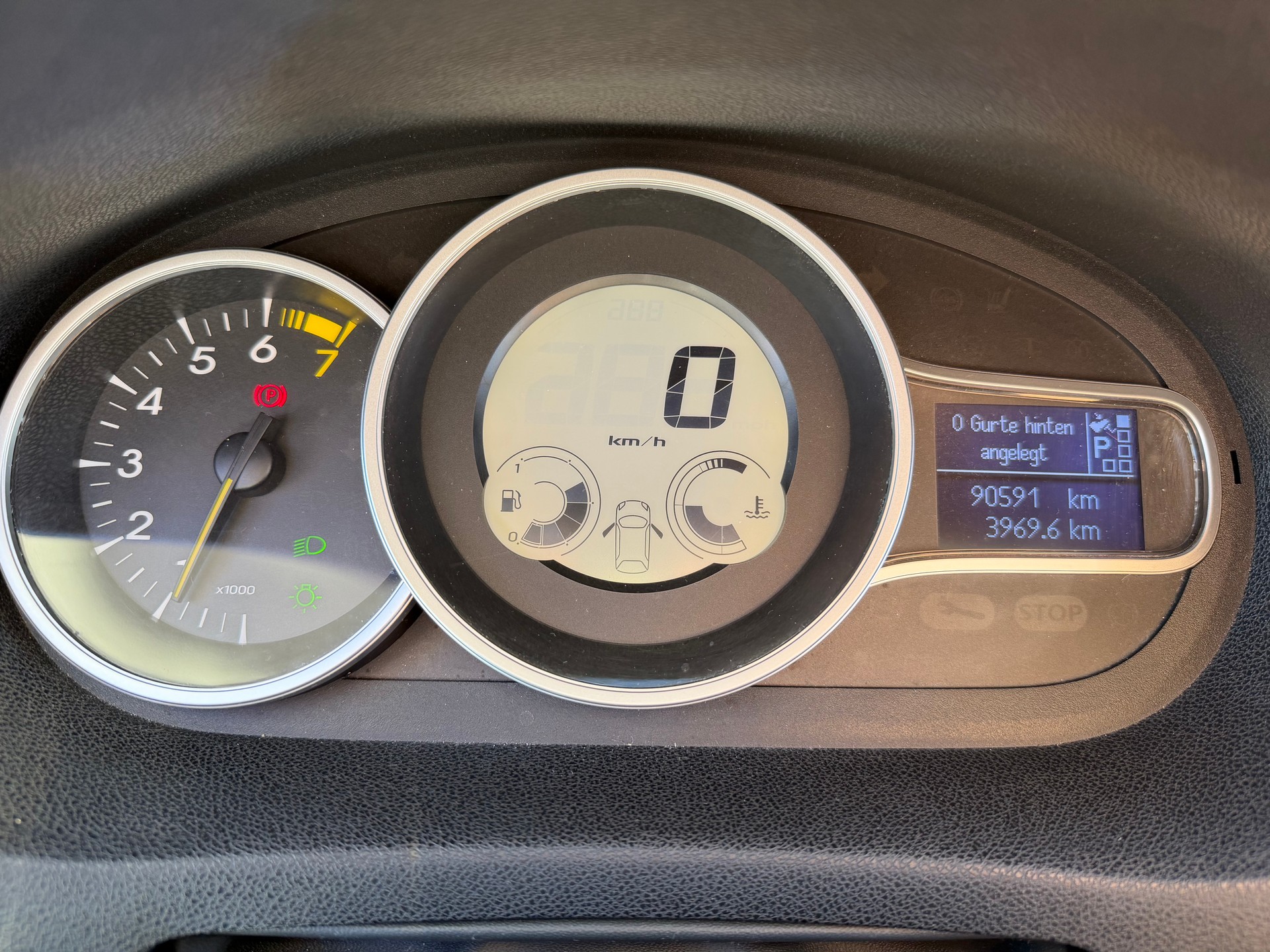 RENAULT 2.0 16V Dynamique CVT-image-4