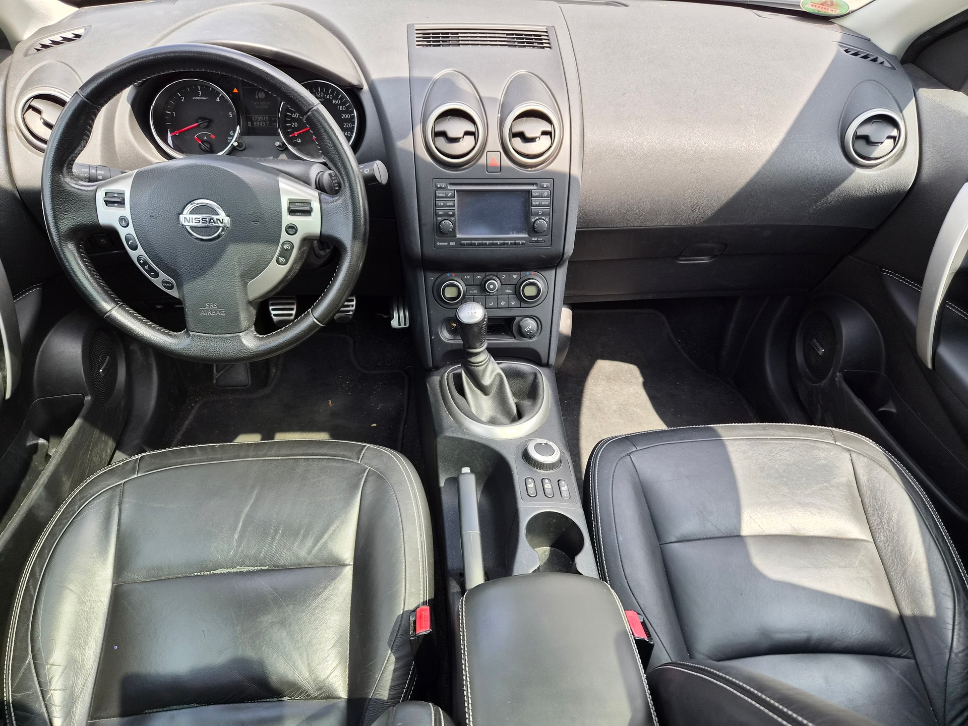 NISSAN Qashqai 2.0 dCi 4WD i-Way-image-10