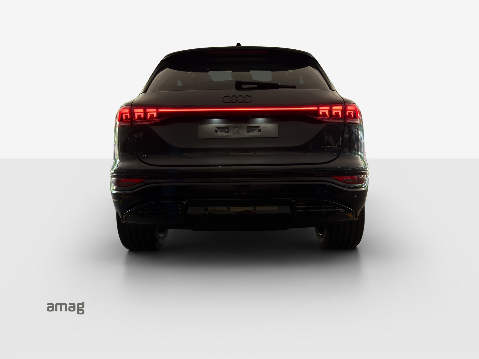 AUDI Q6 e-tron quattro-image-3