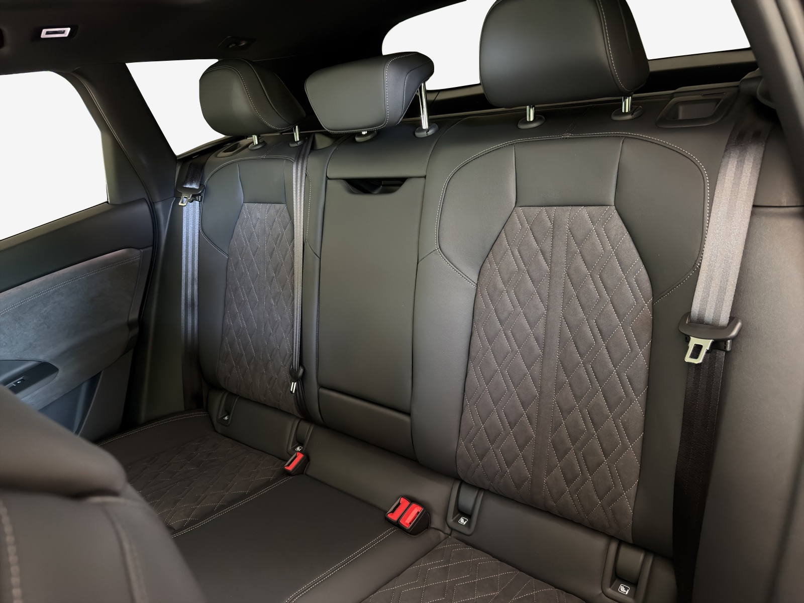 AUDI Q6 e-tron quattro-image-11