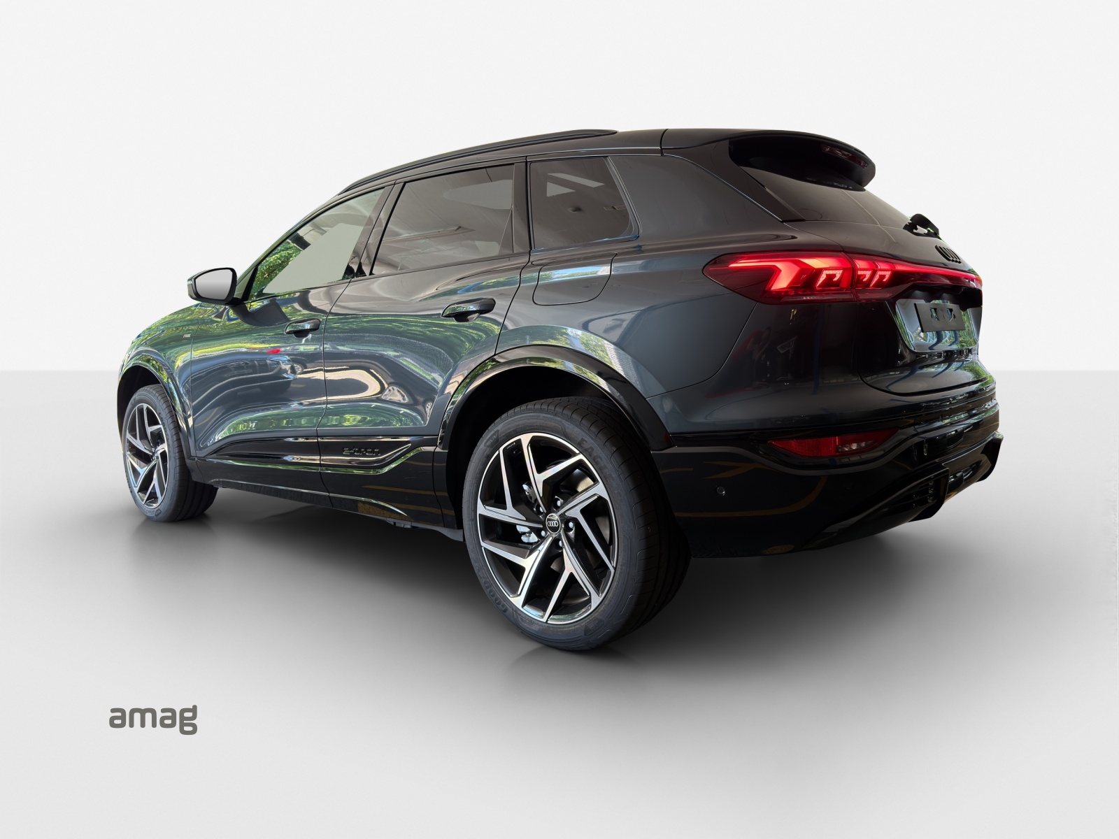AUDI Q6 e-tron quattro-image-2