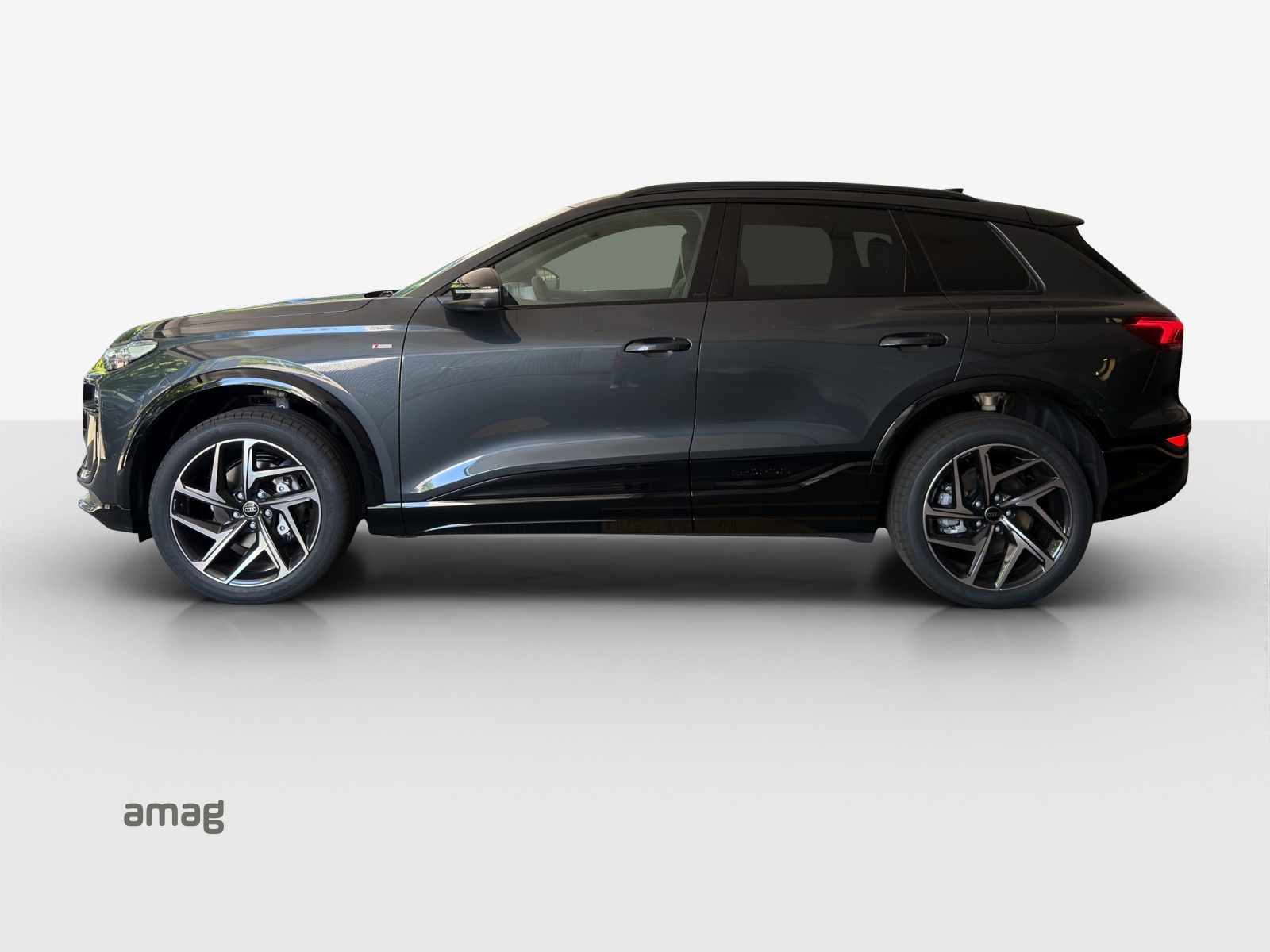 AUDI Q6 e-tron quattro-image-1
