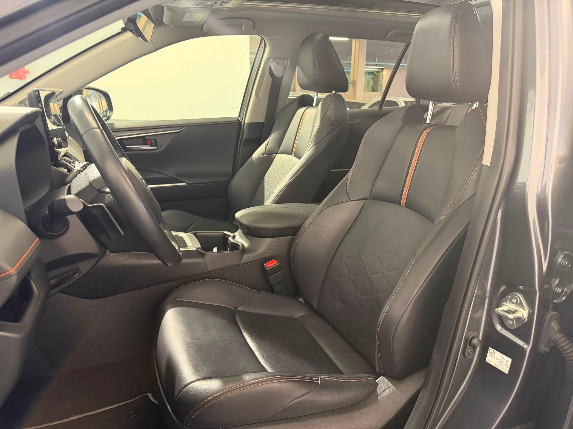 TOYOTA RAV4 2.5 HEV Adventure-image-2