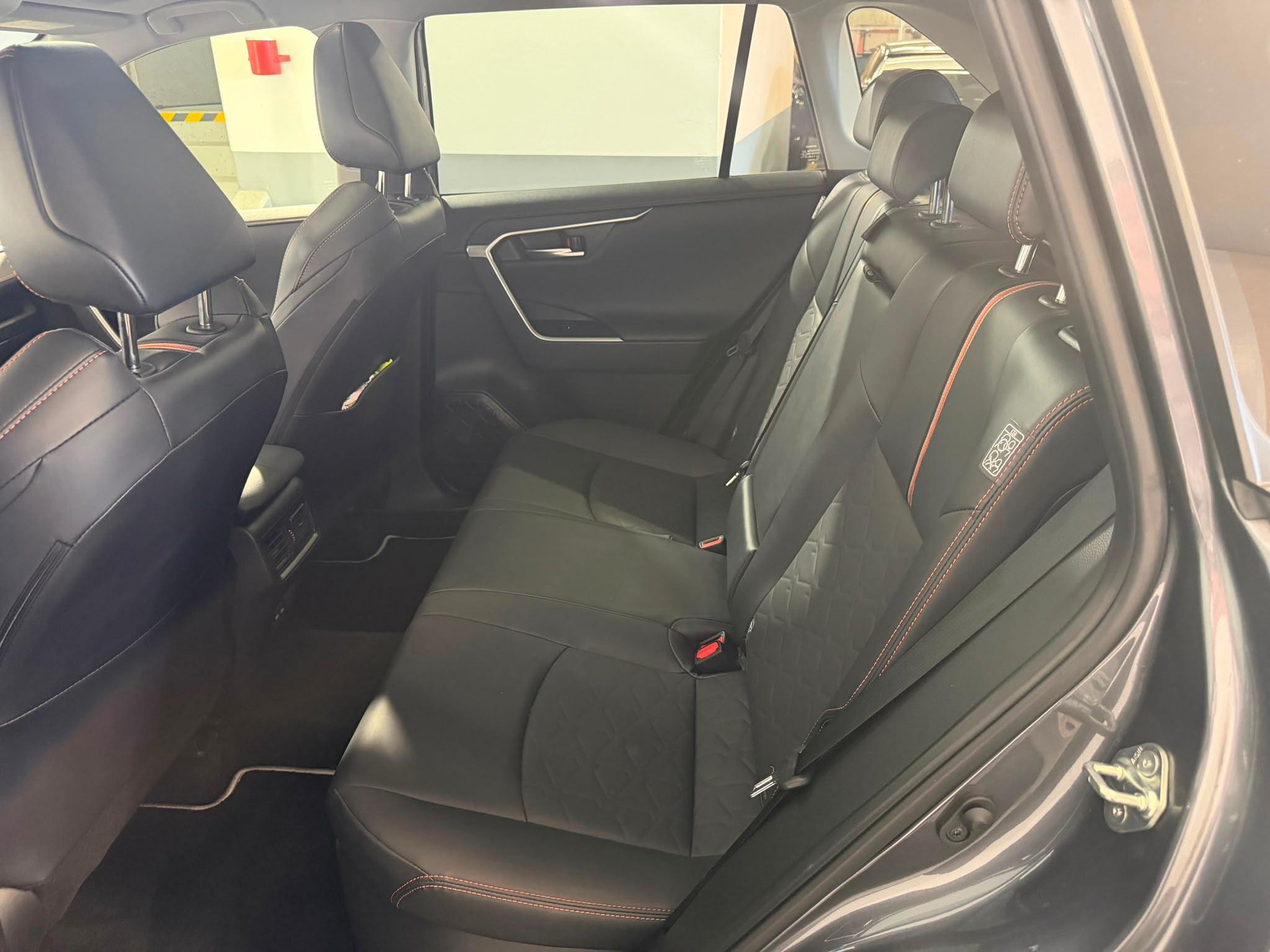 TOYOTA RAV4 2.5 HEV Adventure-image-13