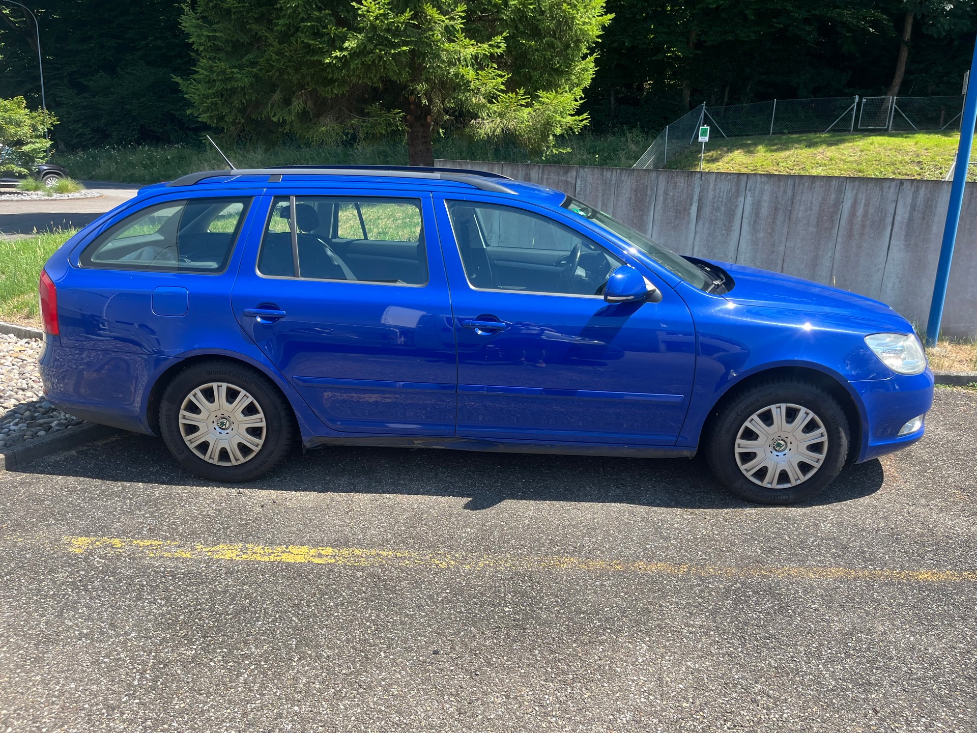 SKODA Octavia Combi 1.6 TDI Ambition 4x4-image-2