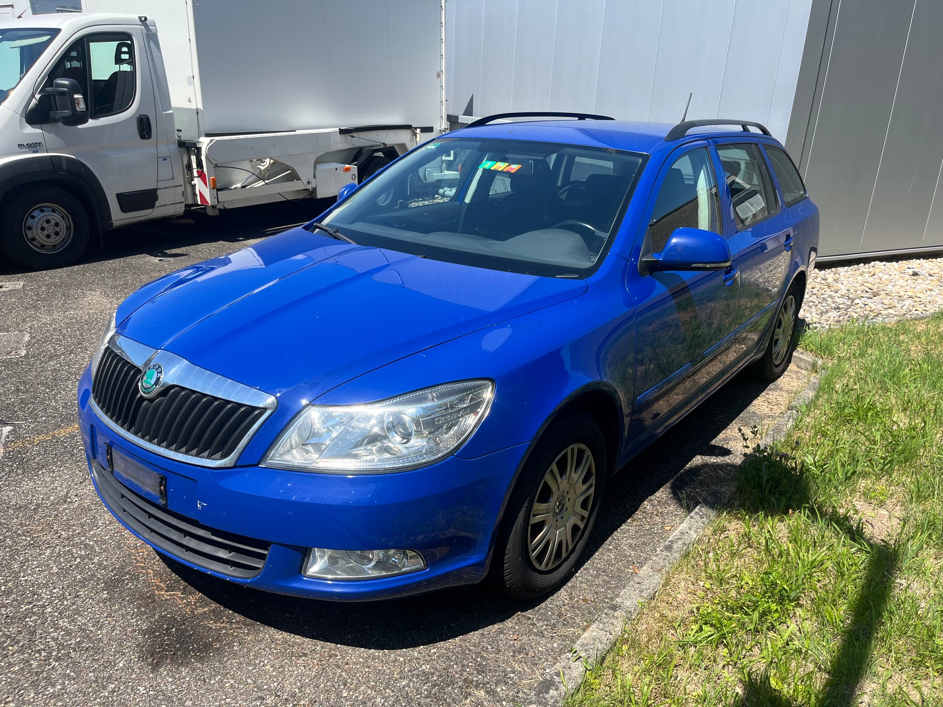 SKODA Octavia Combi 1.6 TDI Ambition 4x4-image-1