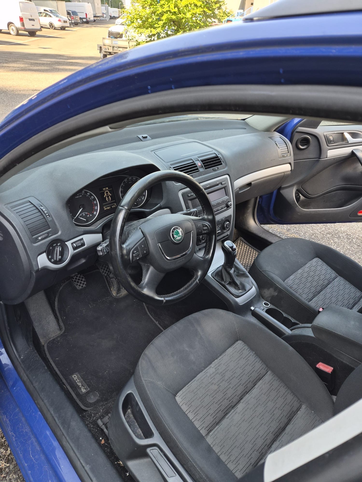 SKODA Octavia Combi 1.6 TDI Ambition 4x4-image-8