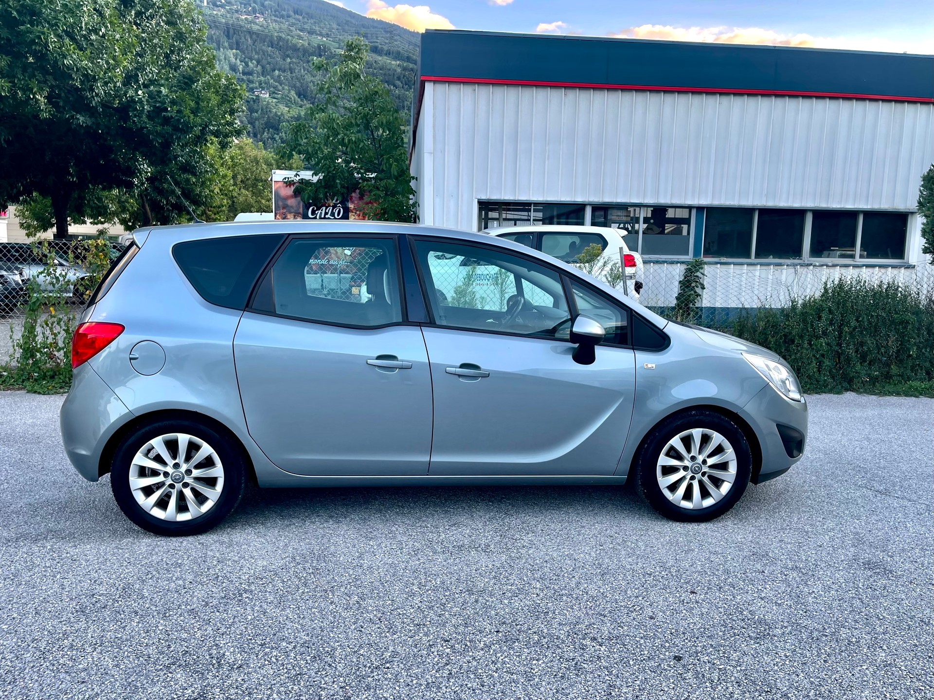 OPEL Meriva 1.4 Turbo Cosmo Automatic-image-22