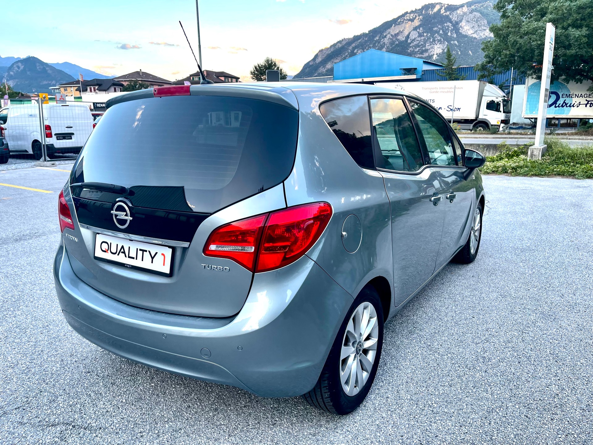 OPEL Meriva 1.4 Turbo Cosmo Automatic-image-8