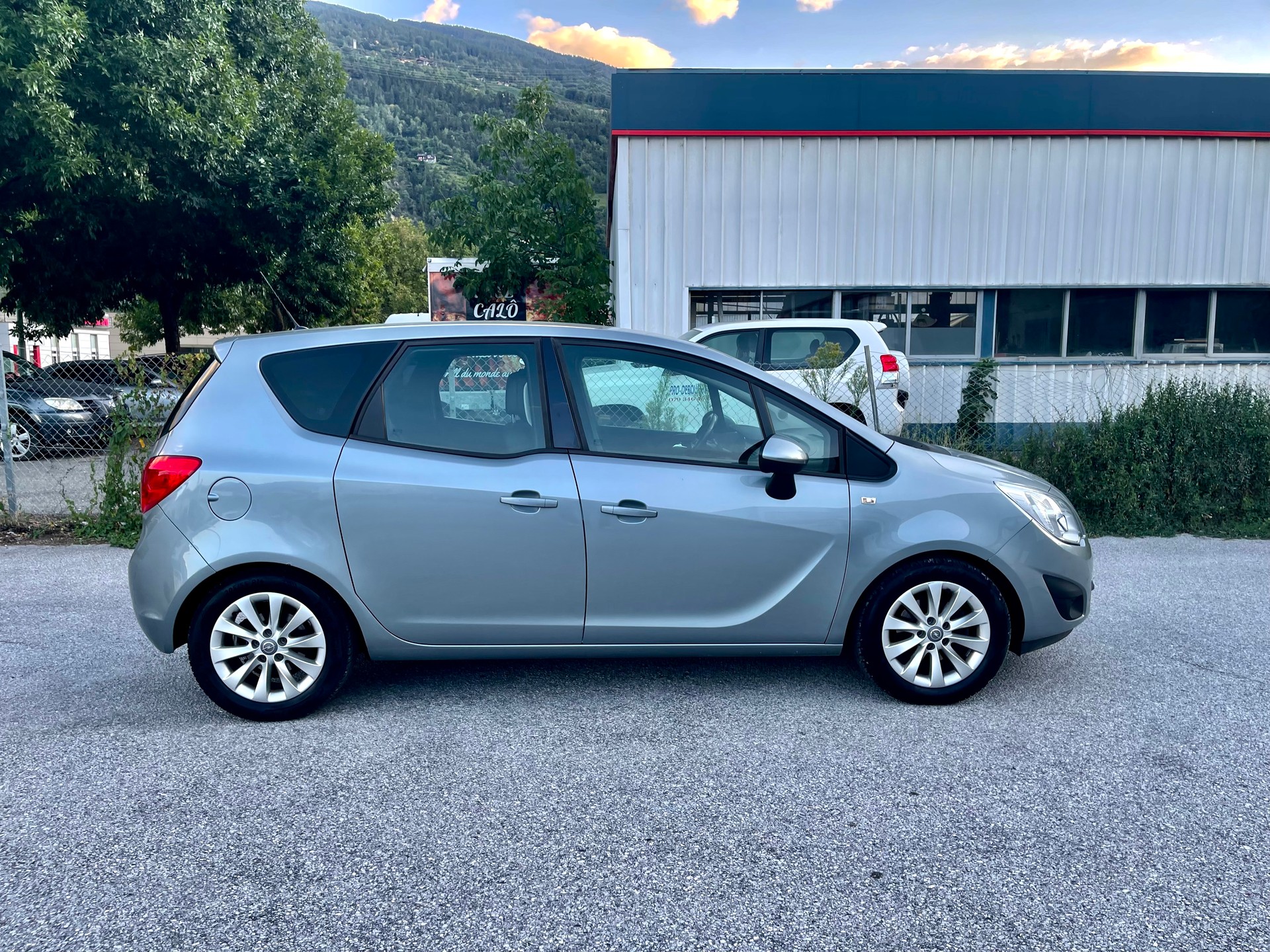 OPEL Meriva 1.4 Turbo Cosmo Automatic-image-1