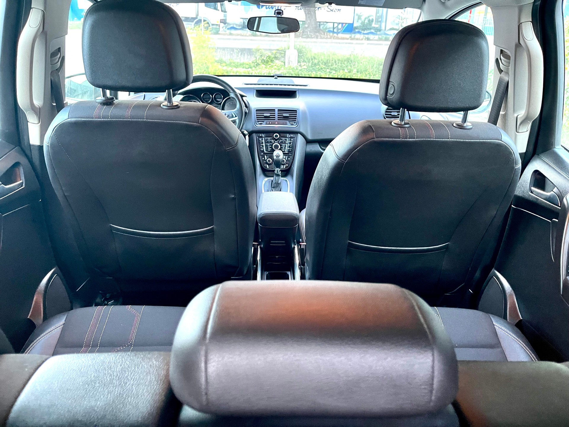 OPEL Meriva 1.4 Turbo Cosmo Automatic-image-9