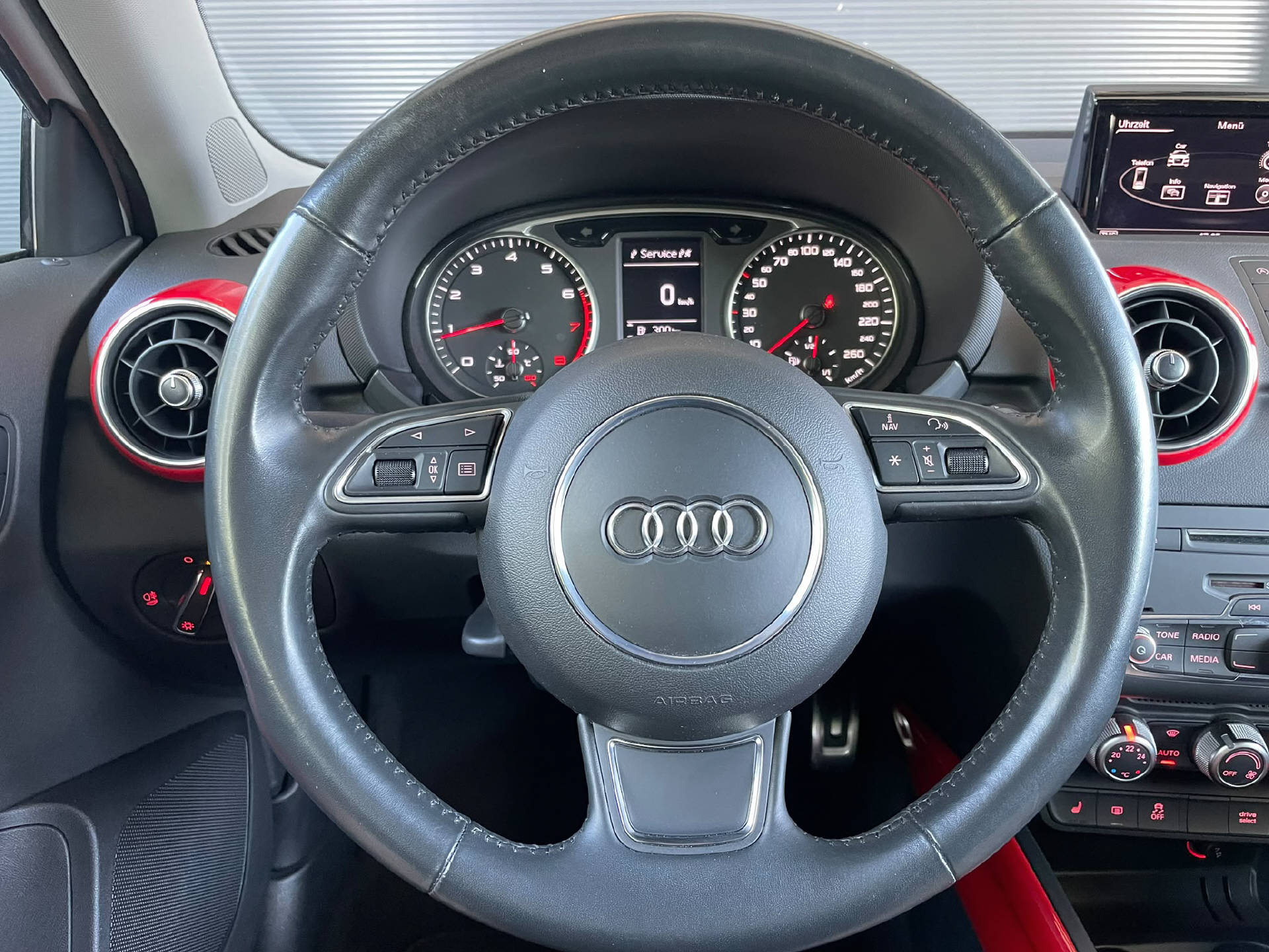 AUDI A1 1.8 TFSI Sport S-Tronic-image-7