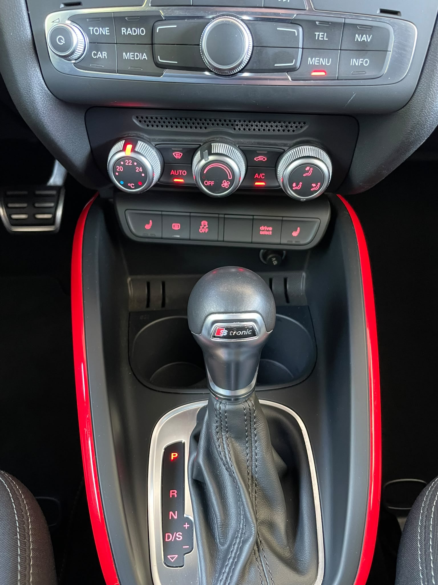 AUDI A1 1.8 TFSI Sport S-Tronic-image-8
