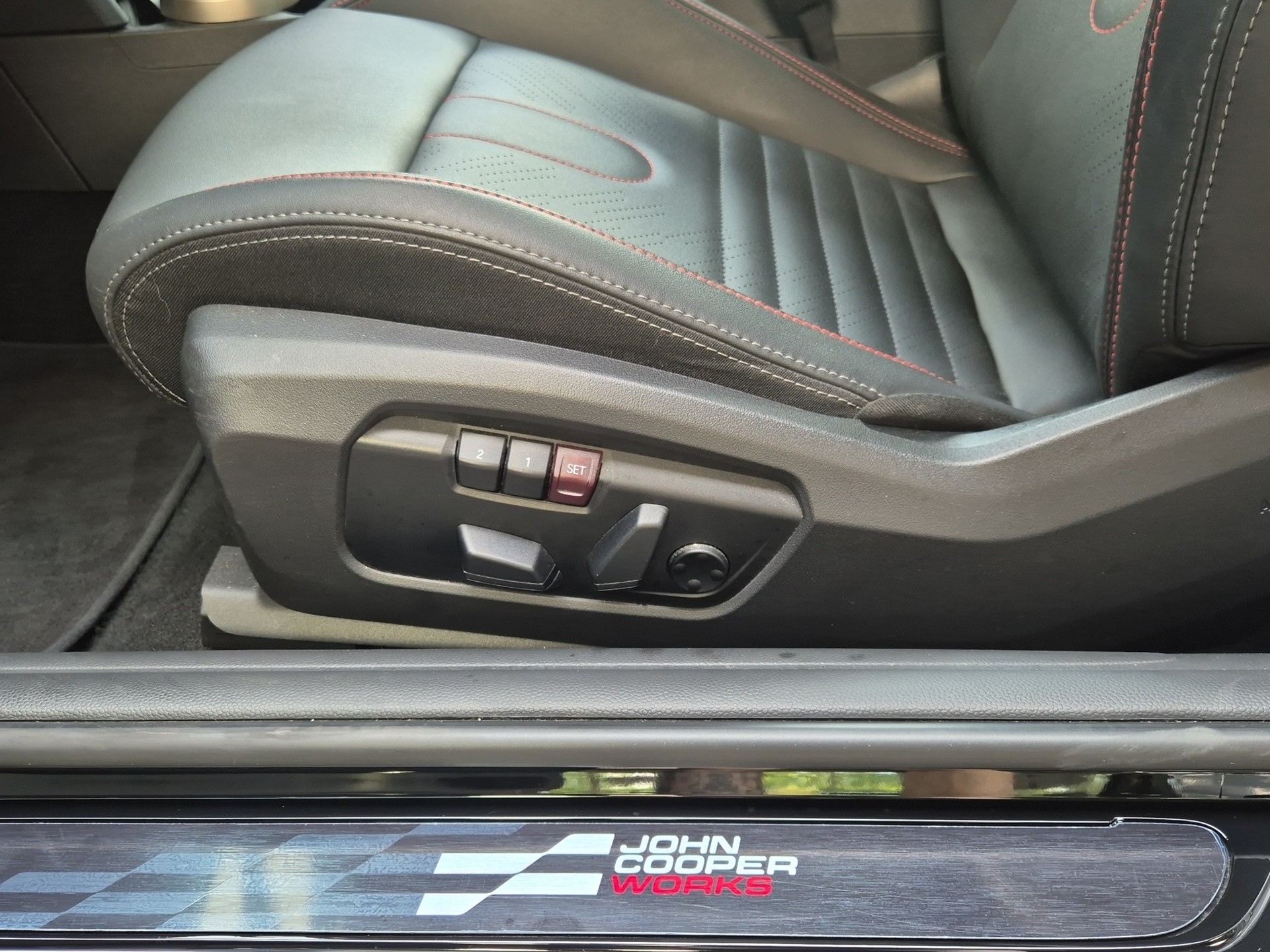 MINI Cooper John Cooper Works DKG-image-9
