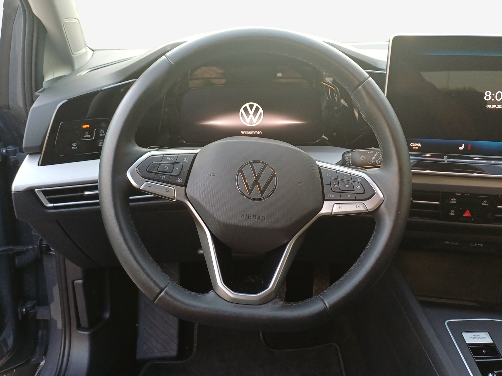VW Golf 1.5 e TSI mHEV Life DSG-image-9