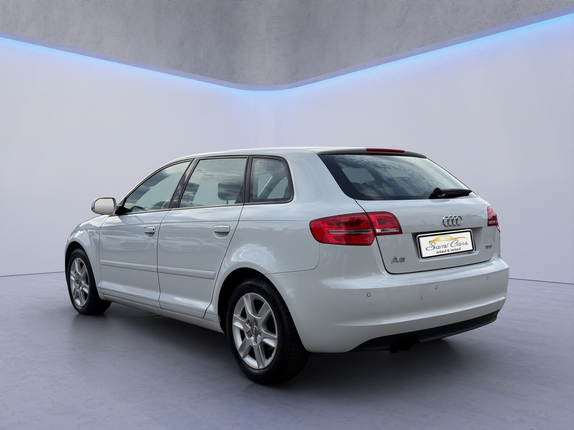 AUDI A3 Sportback 1.8 TFSI Ambiente S-tronic-image-5