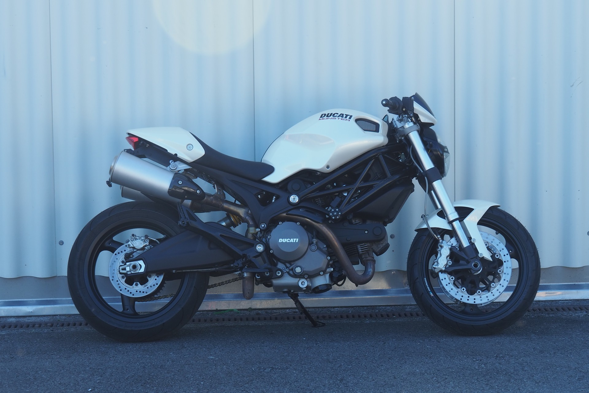 DUCATI Monster 696M
